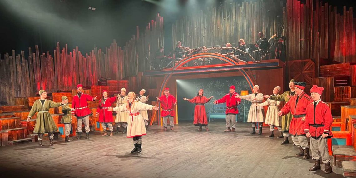 Godt fornøyd etter premieren i nytt teaterhus