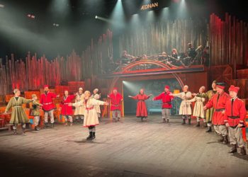 Godt fornøyd etter premieren i nytt teaterhus